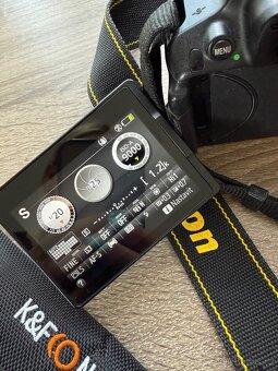 Nikon D5300 s objektivem - 4