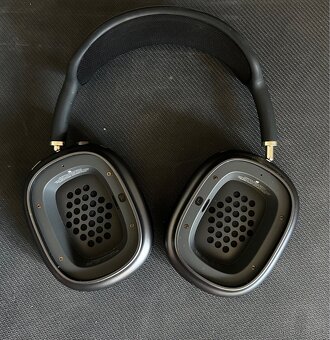 AirPods Max - 4