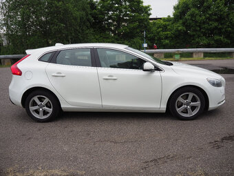 Volvo V40 2.0 D3 5ti válec, původ ČR - 4