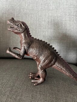 Dinosaurus - 4