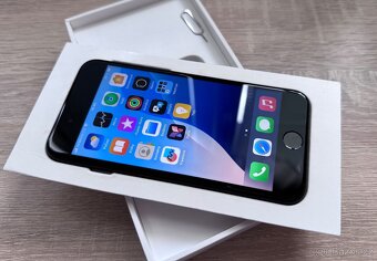 Apple iPhone SE 2 64gb černý- krásný stav, IOS 18.5. - 4