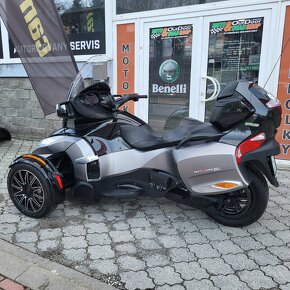 CAN-AM Spyder 1330 RT-S, Special Series, původ ČR, Akrapovič - 4