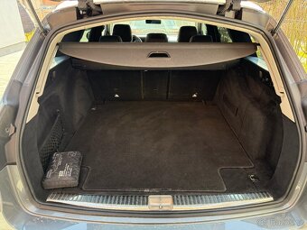 Mercedes E trieda T 400 4MATIC A/T - 4