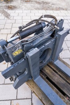Otočné zařízení na VZV nosnost 3500 kg - 4