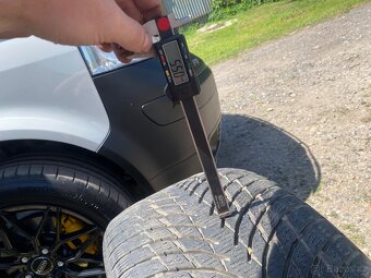 Zimní pneu Nokian 255/35 r19 - 4