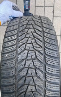225/45 R18 - 4x zimní Hankook 7mm - 4