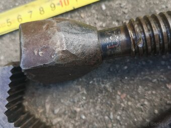 velký kloubový hasák ZBIROVIA - 4