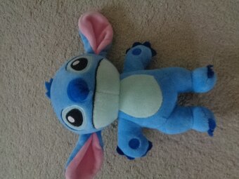 Plyšový batoh Stitch- velmi moderní a oblíbený - 4