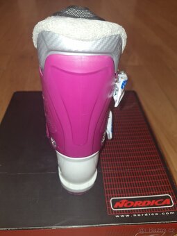 Prodám dívčí přezkáče vel. 220 - 4