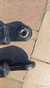 kovové masivní držáky - 4