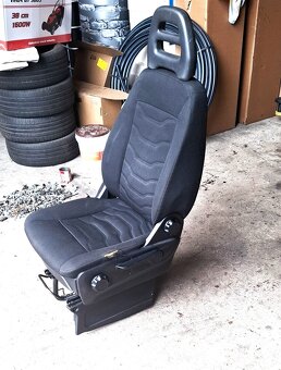 Sedačka řidiče Iveco Daily rok 2016 - 4