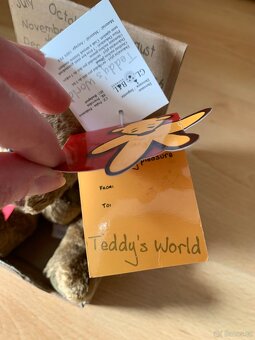 Teddy’s World hnědý medvídek s červenou mašlí - 4
