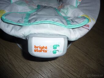 Bright Starts Lehátko vibrující s melodií - 4