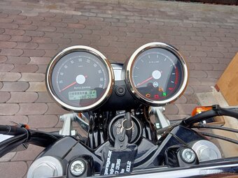 Royal Enfield interceptor 650 - 4