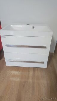 Skříňka s umyvadlem - 4