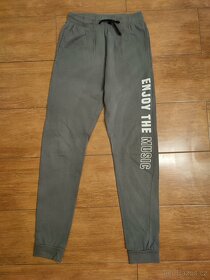 Tepláky chlapecké v perfektním stavu.Velikost 158/164 - 4