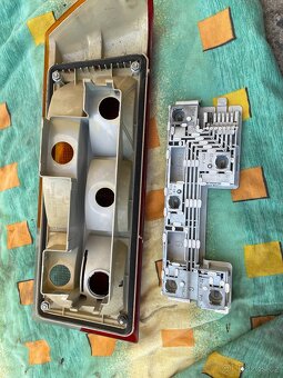 Peugeot 305 facelift zadní levé světlo - 4