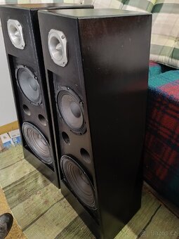 Obří sloupová repra inspirovaná JBL - 4