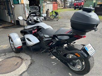 Can-am Spyder - 4
