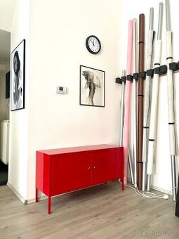 Prodám kovovou skříňku pod televizi IKEA PS - 100% stav - 4