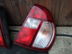 Renault Thalia zadní světla - 4