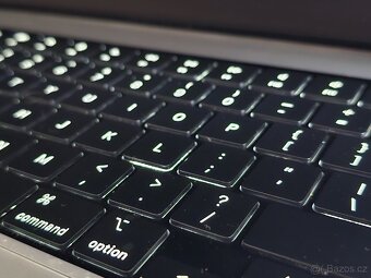 Apple MacBook Pro 16" (2021, M1 Pro) - 4
