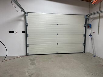 Prodám Sekční vrata - 4