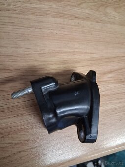 Yuki Vista 125 příruba - 4