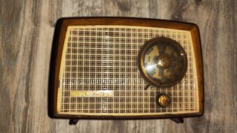 Prodám bakelitové starožitné rádio Hornyphon W147U . - 4