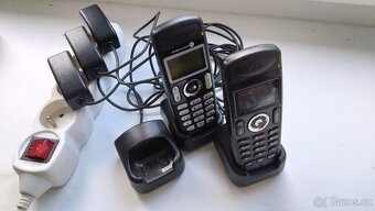 Alcatel-Lucent 300 DECT – 2 telefony + 3 kolíbky - 4