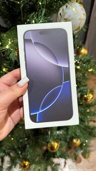 iPhone 16 Pro Max 512 GB Black Titanium - 4