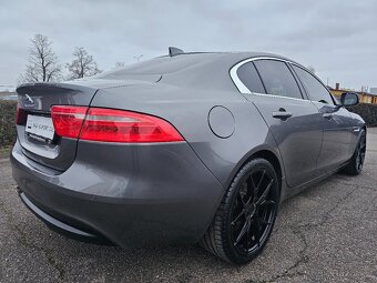 JAGUAR XE 2019 2.0D 132kW,VÝHŘEVY,NAVI,TEMPOMAT,SERVISKA - 4