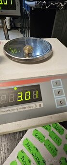 Prodám dámský zlatý prsten s kamínky - 4