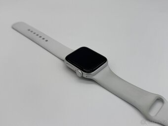 Apple Watch SE GPS 40mm (2022) - Stříbrné hliníkové pouzdro - 4