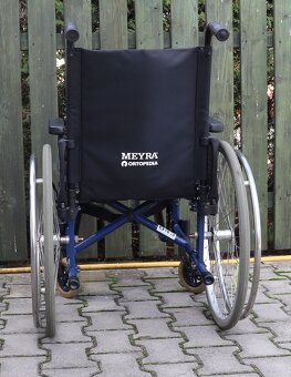 040-Mechanický invalidní vozík Meyra. - 4
