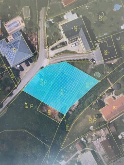 Pěkný, rovinatý stavební pozemek 901 m2 - 4
