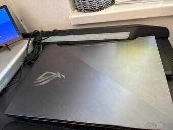 Asus ROG Strix Scar II - 4