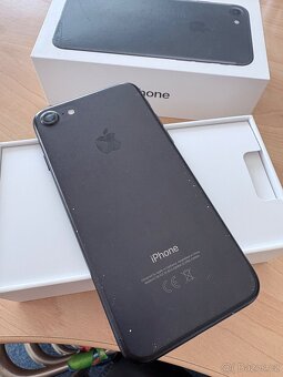Apple iPhone 7 Black 32GB model A1778 - 4