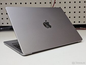 Apple MacBook Air (13", M2, 2022) - 4