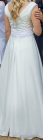 Splývavé svatební šaty - 4