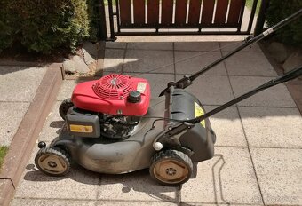 Motorová sekačka Honda HRG 466 s pojezdem - 4
