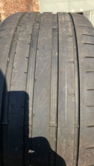 245/35R19 - 4