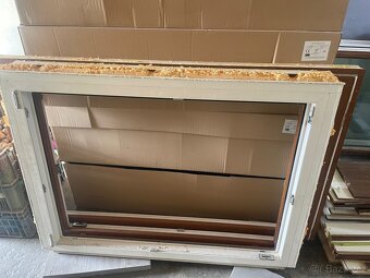 Prodám 3 ks okna, 1ks balkonových dveří - 4