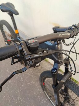 SAVA 27,5" DECK 9.3 vel. 17"/M karbon - 4