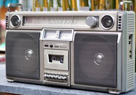 Crown-CSC 980L Bombox. - 4