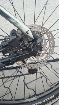 CUBE ACID 29, vzduchová vidlice, Shimano XT, Rám 19 - 4