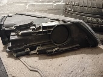 Vw Touareg 7L levý xenon - 4