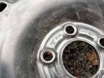 188. disk rozteč 5x100 mm + pneu 185/65 r14 Fabia - 4