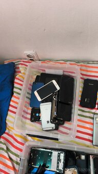 Prodám mix telefonu - 4