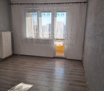 Družstevní podíl spojený s právem nájmu družstevního bytu 2+ - 4